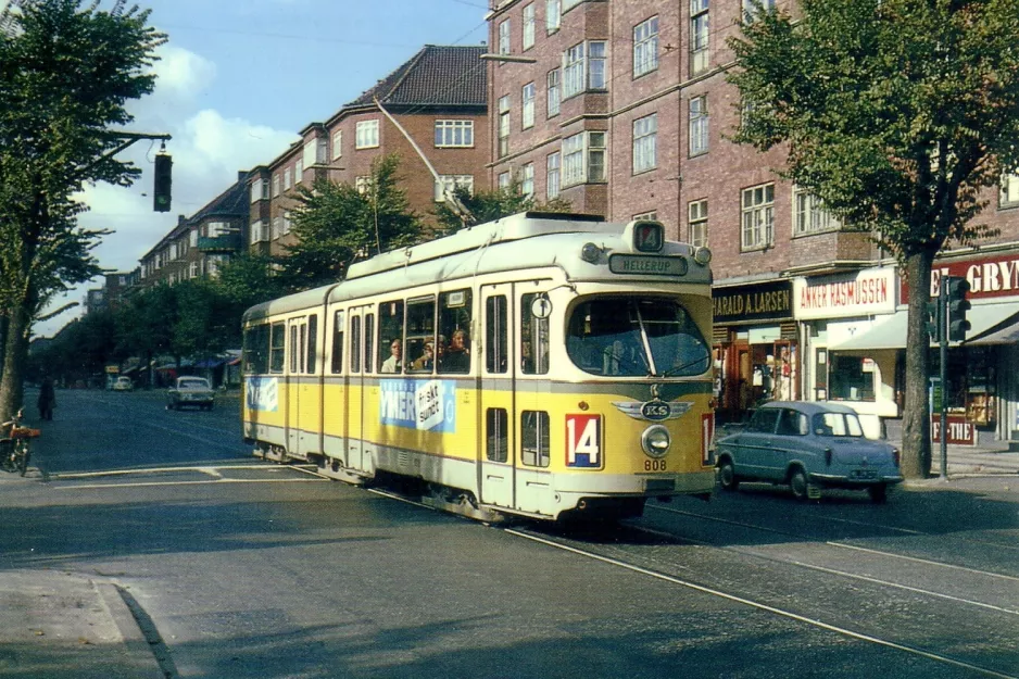 Postkort: Frederiksberg sporvognslinje 14 med ledvogn 808 i krydset Dalgas Blvd (1965)