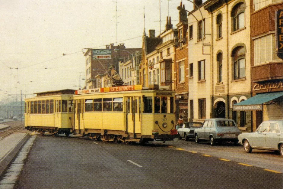 Postkort: Gent sporvognslinje T2 med motorvogn 317 på Brusselse Steenweg (1972)