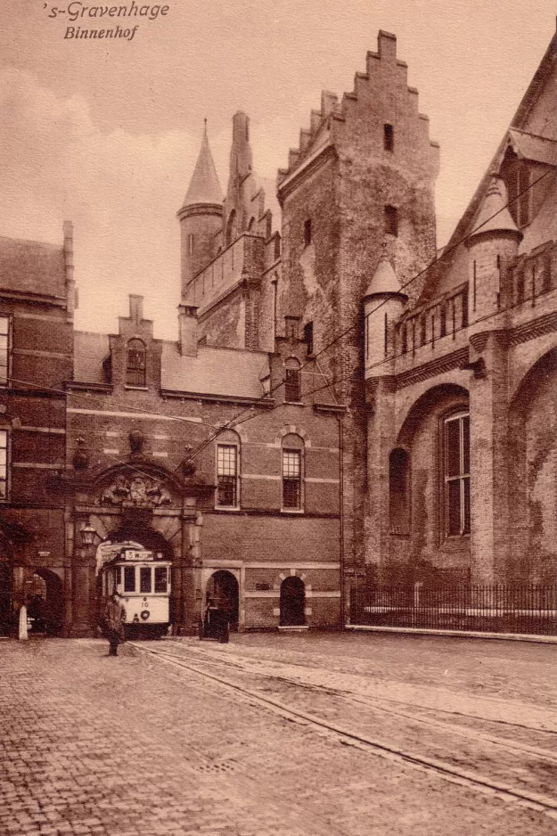 Postkort: Haag regionallinje 3 med motorvogn 10 i Binnenhof (1905)