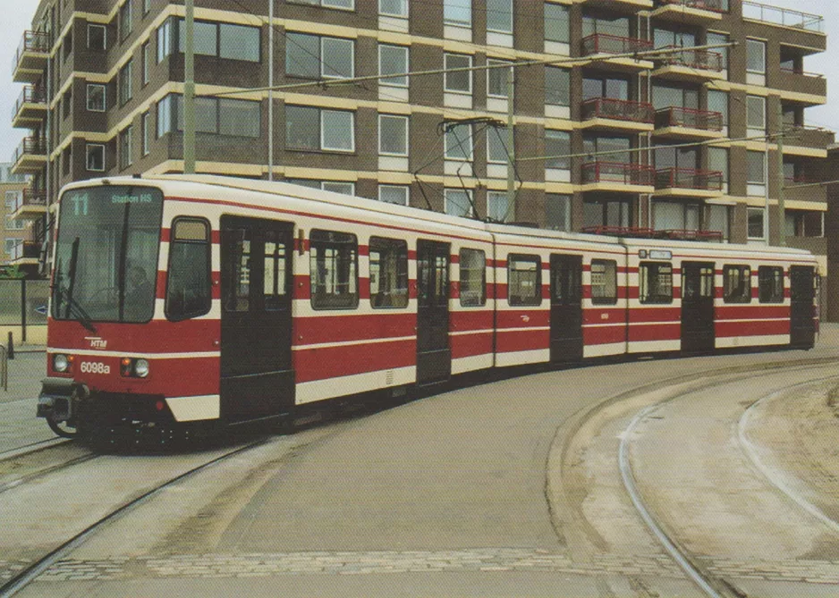 Postkort: Haag sporvognslinje 11 med ledvogn 6098 ved Scheveningen Haven Strandweg (2003)