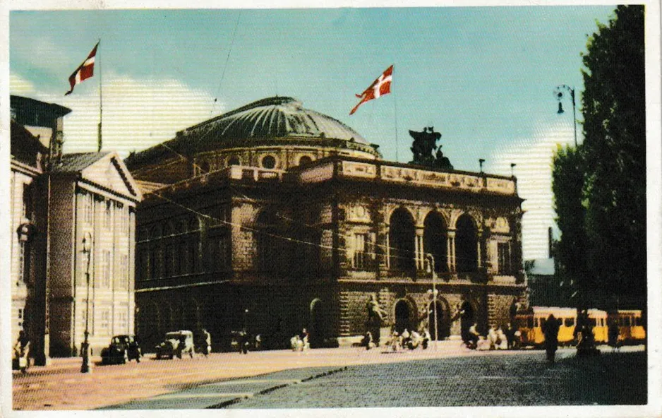 Postkort: København sporvognslinje 1  foran Det kongelige Teater (1946-1955)