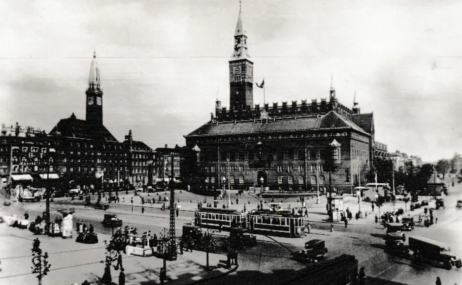 Postkort: København sporvognslinje 1  på Rådhuspladsen (1933-1938)