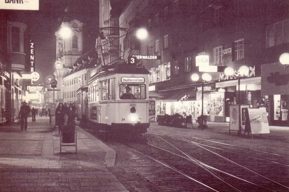 Postkort: Linz sporvognslinje 3 med motorvogn 24 ved Mozartkreuzung (1978)