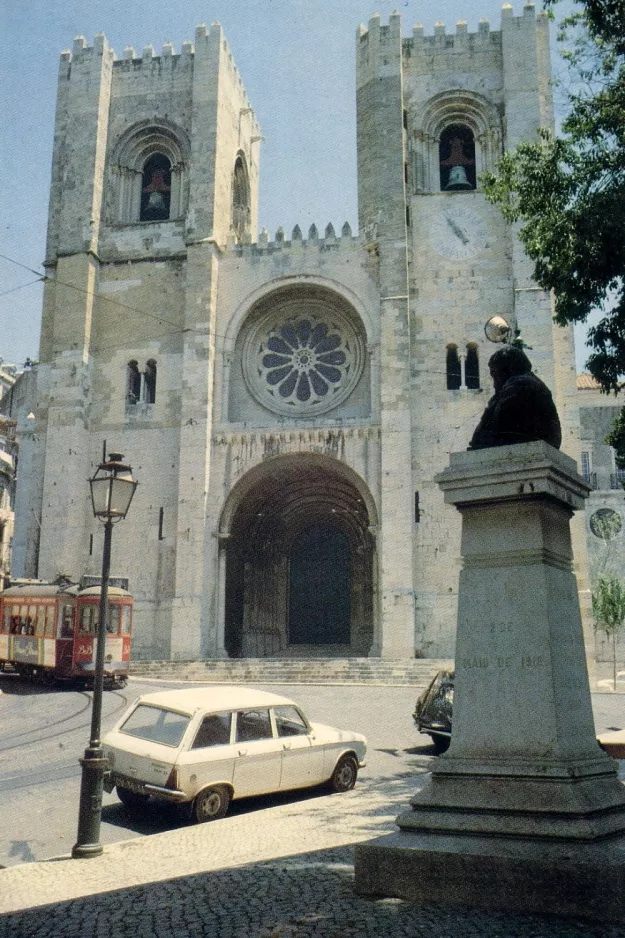 Postkort: Lissabon sporvognslinje 28E nær Sé (1980)