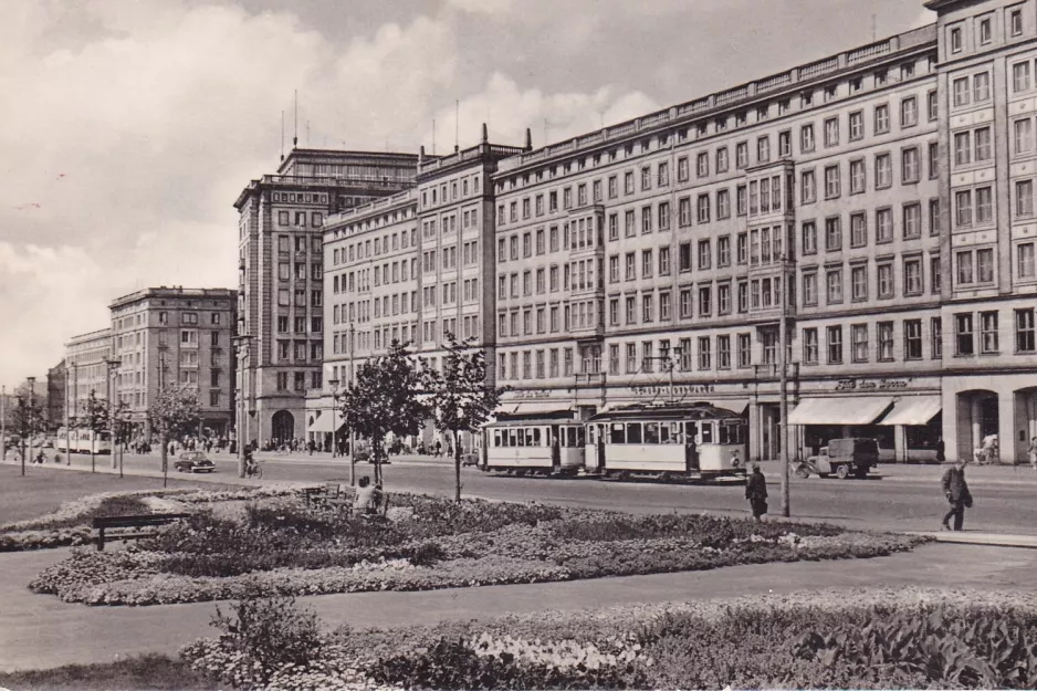 Postkort: Magdeburg sporvognslinje 6  på Ernst-Reuter-Allee (1959)