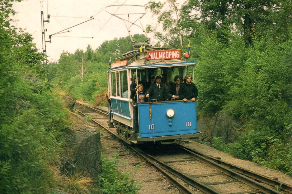 Postkort: Malmköping museumslinje med motorvogn 10 ved Östersjön (1970)