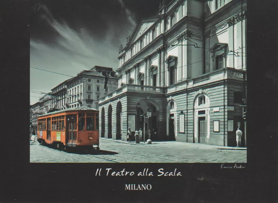 Postkort: Milano sporvognslinje 2 med motorvogn 1803 nær Teatro alla Scala (1975)