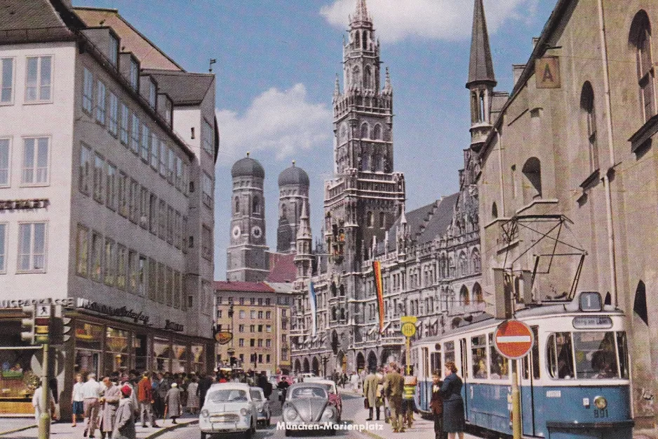 Postkort: München sporvognslinje 1 med motorvogn 891 på Marienplatz (1970)