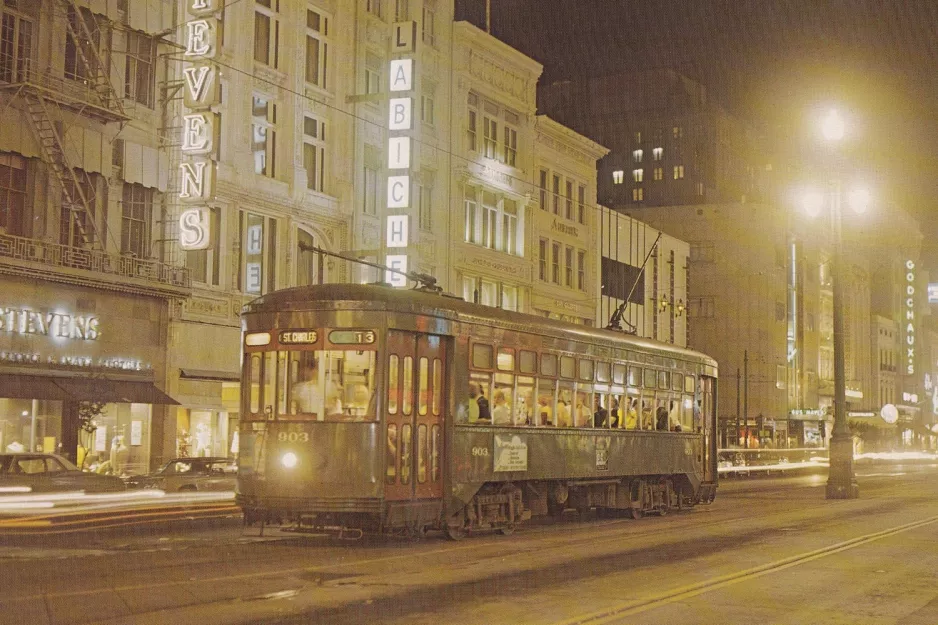 Postkort: New Orleans linje 12 St. Charles Streetcar med motorvogn 903 nær St Charles / Melpomene (1971)