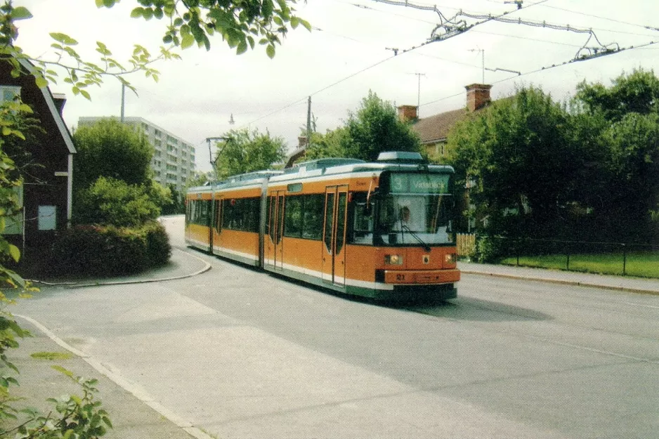 Postkort: Norrköping sporvognslinje 3 med lavgulvsledvogn 21 "Bremen" ved Almstaplan (2003)