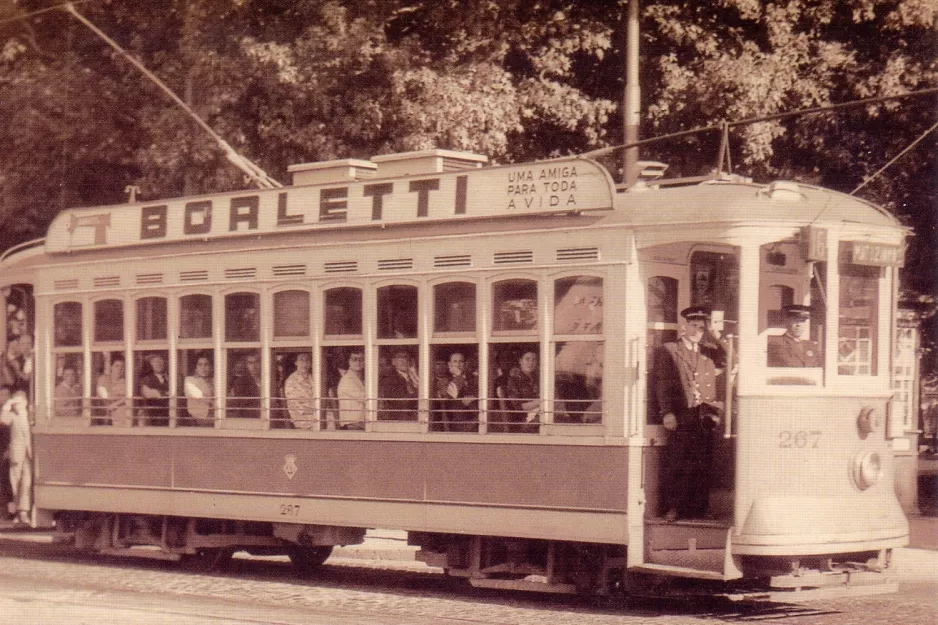 Postkort: Porto sporvognslinje 16 med motorvogn 267 tæt på Rotunda da Boavista (1965)