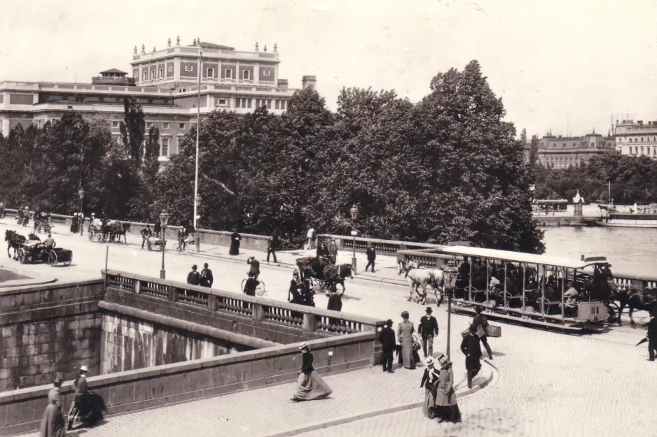 Postkort: Stockholm hestesporvogn 188 på Norrbro (1907-1909)