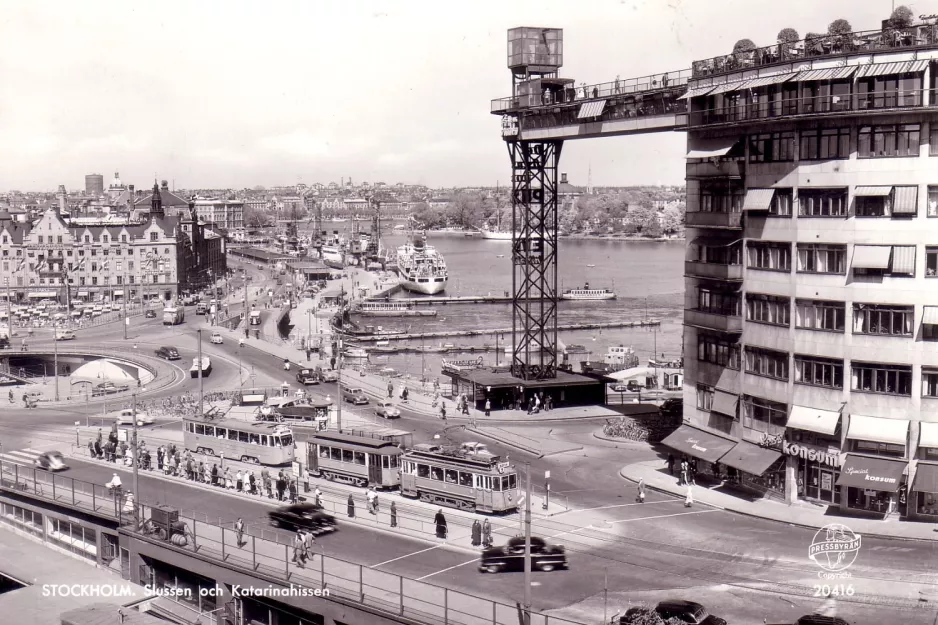 Postkort: Stockholm sporvognslinje 1 ved Slussen (1960)