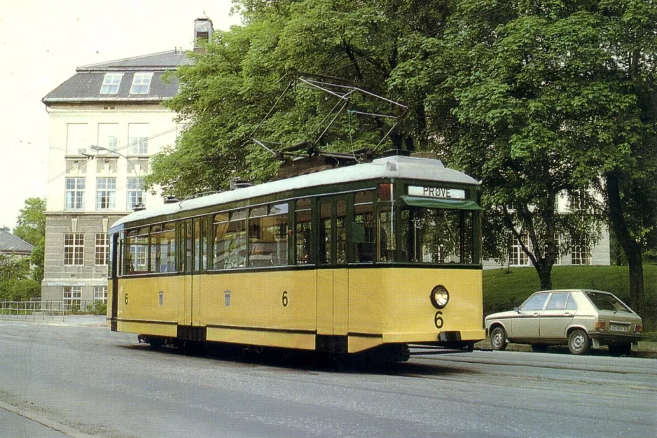 Postkort: Trondheim motorvogn 6 på Mellomveien (1988)