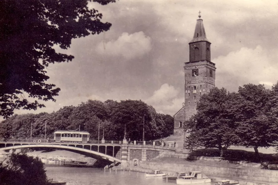 Postkort: Turku nær Turun Tuomiokirkko/Åbo Domkyrka (1970)