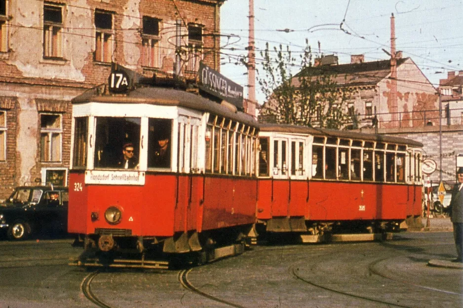 Postkort: Wien ekstralinje 17A med motorvogn 324 nær ÖBB-Bahnhof Floridsdorf (1968)