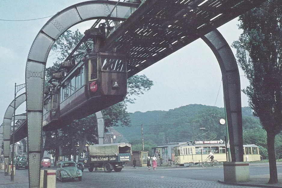 Postkort: Wuppertal sporvognslinje 601 nær Sonnborn (1960)