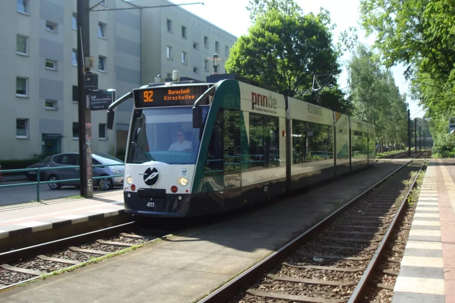 Potsdam sporvognslinje 92 med lavgulvsledvogn 411 "Basel" ved Gaußstr. (2013)