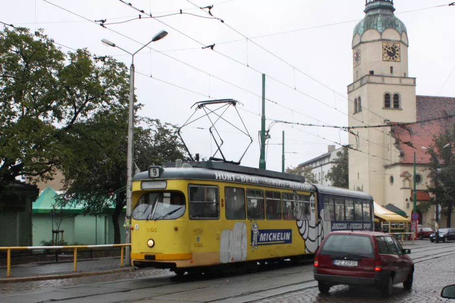 Poznań sporvognslinje 9 med ledvogn 601 på Gorna Wilda (2009)