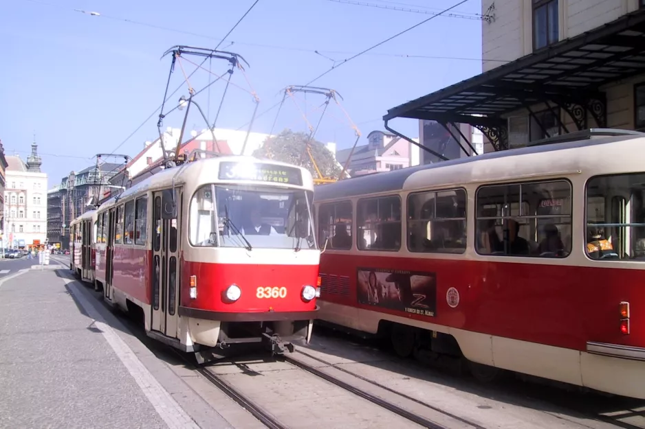 Prag sporvognslinje 3 med motorvogn 8360 ved Masarykovo nádraží (2005)