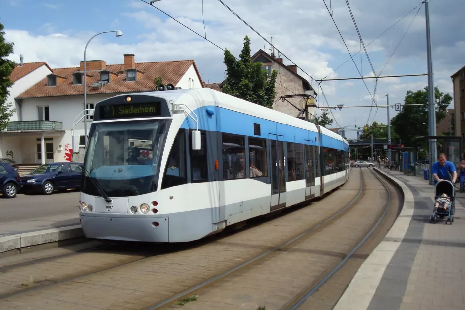 Saarbrücken sporvognslinje S1 med lavgulvsledvogn 1007 ved Ludwigsstraße (Saarbrücken) (2010)