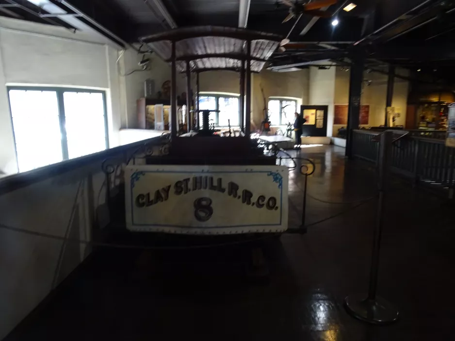 San Francisco åben kabelsporvogn 8 på Cable Car Museum (2023)