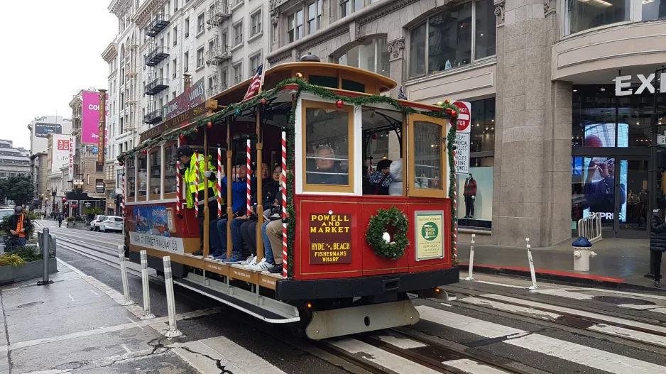 San Francisco kabelbane Powell-Hyde med kabelsporvogn 11 på Market & 5th (2019)