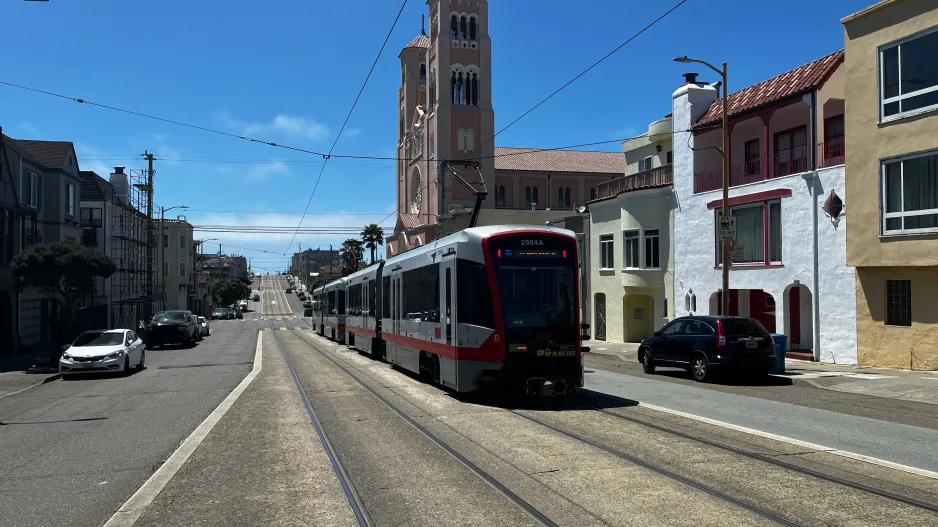 San Francisco sporvognslinje N Judah med ledvogn 2004 ved Judah & 12th (2024)