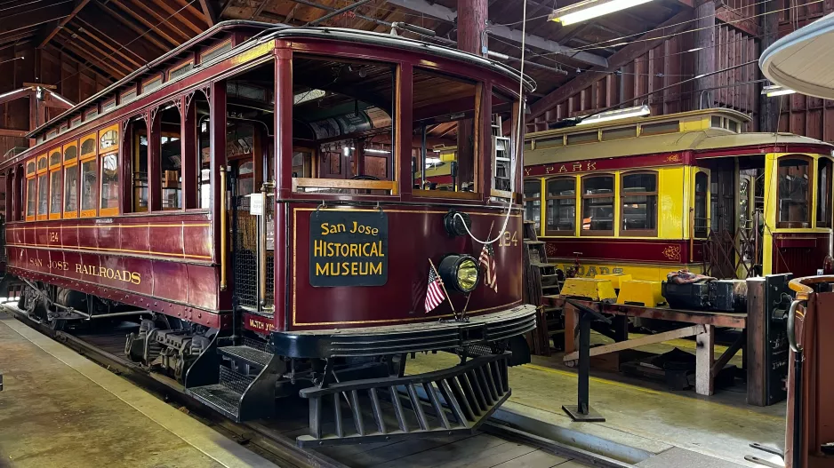 San Jose motorvogn 124 inde i Trolley Barn (2022)