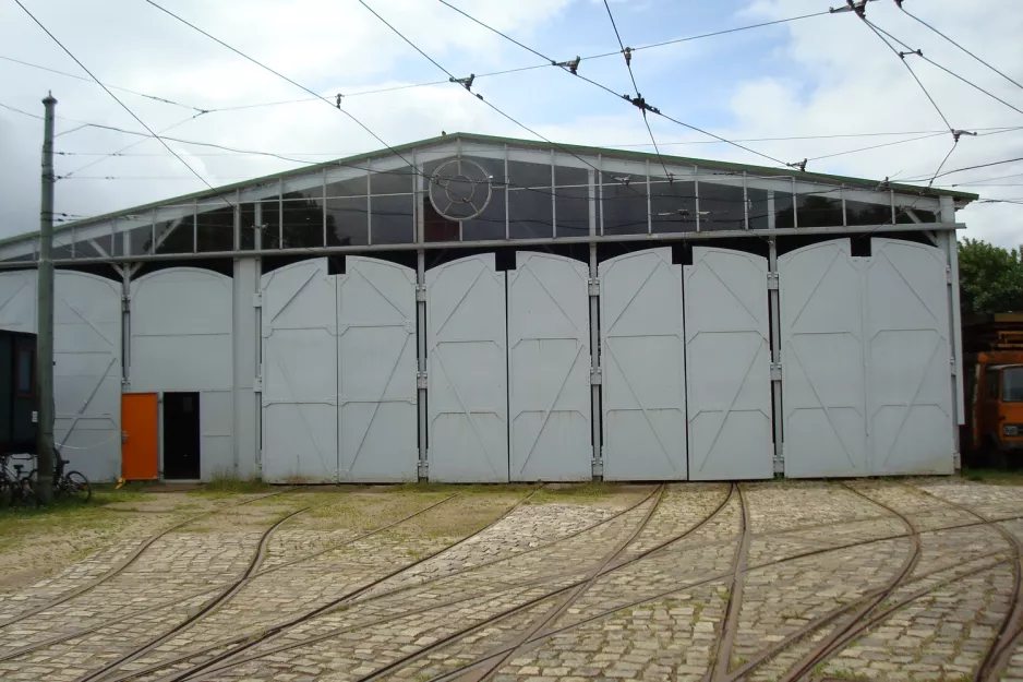 Schönberger Strand foran Museumsbahnen (2009)