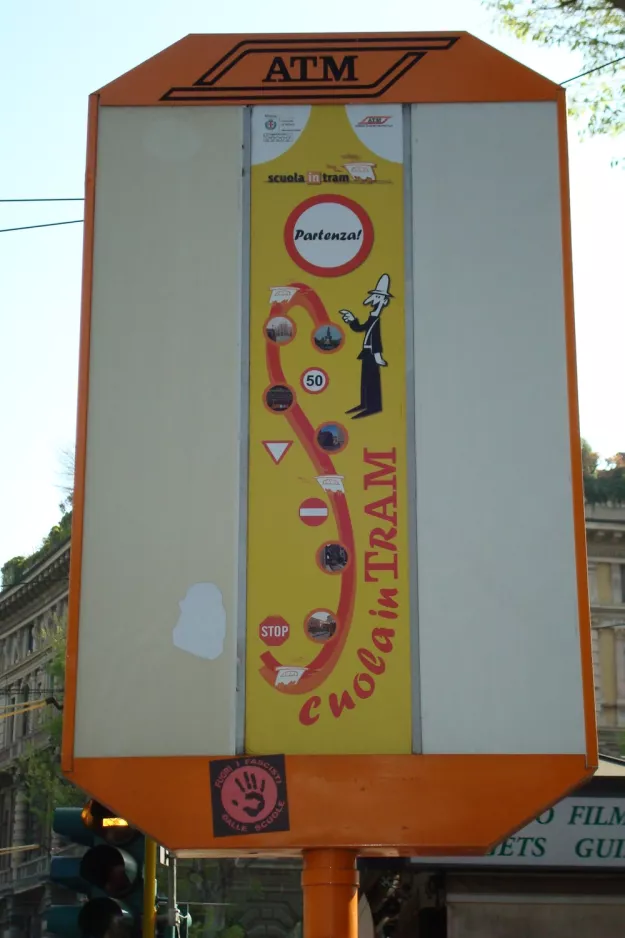 Skilt: Milano på Piazza Castello (Milano) (2009)