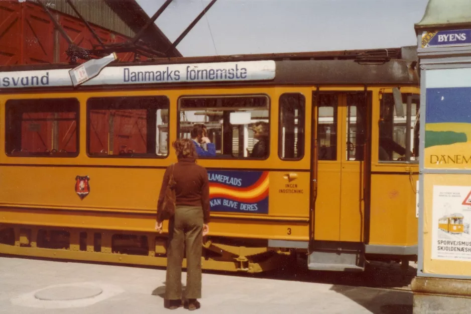 Skjoldenæsholm 1000 mm med motorvogn 3 ved Sporvejsmuseet (1979)