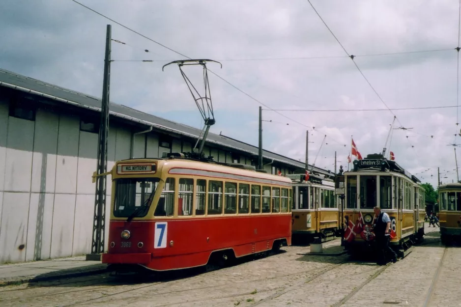 Skjoldenæsholm 1435 mm med motorvogn 3060 ved Sporvejsmuseet (2005)