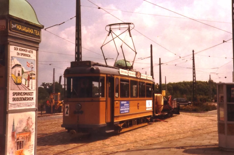 Skjoldenæsholm motorvogn 1 foran Sporvejsmuseet (1990)