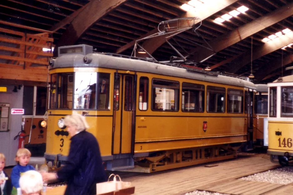 Skjoldenæsholm motorvogn 3 inde i Remise 1 (1990)