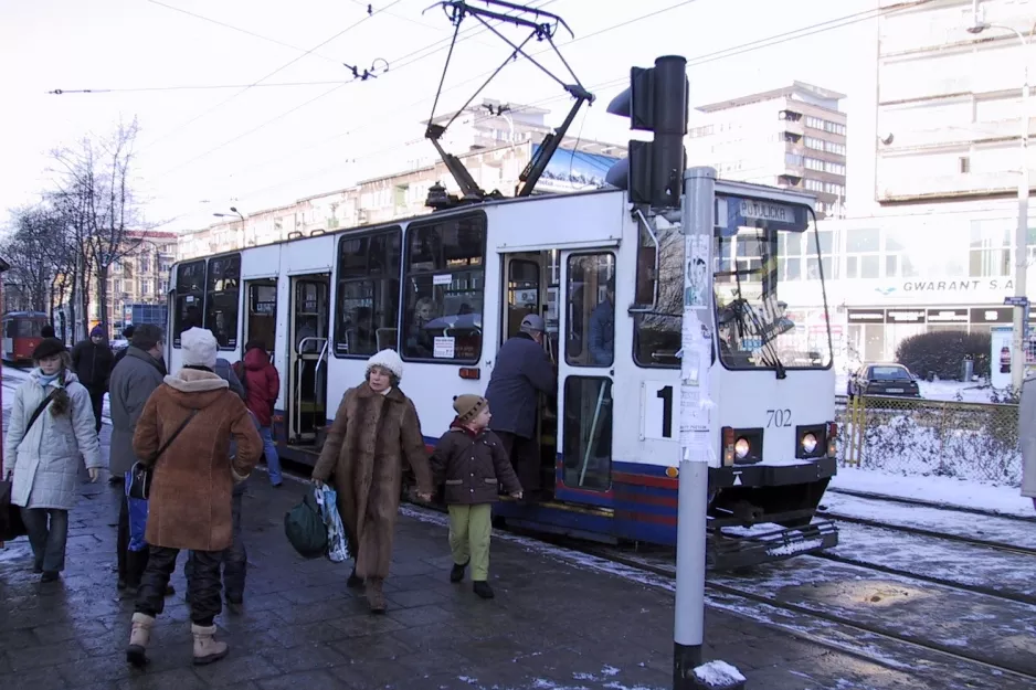 Stettin sporvognslinje 1 med motorvogn 702 ved Plac Rodła (2003)