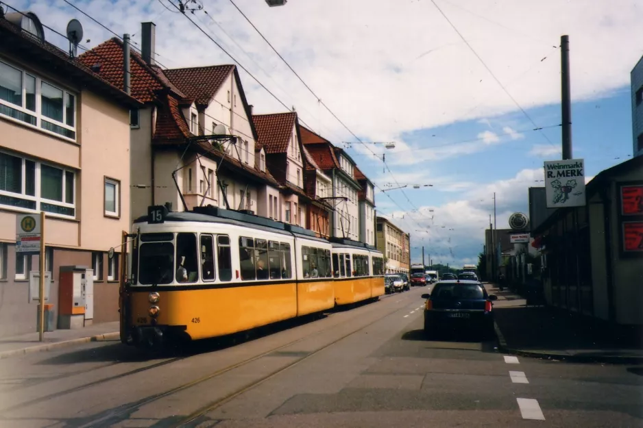 Stuttgart sporvognslinje 15 med ledvogn 426 ved Salzwiesenstraße (2007)