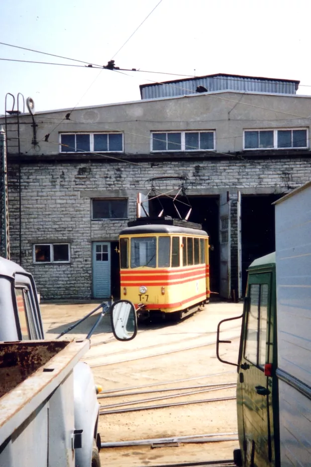 Tallinn arbejdsvogn T-7 foran Vana-Lõuna (1992)