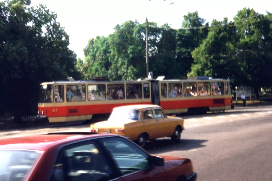 Tallinn sporvognslinje 4 med ledvogn 104 nær Viru (1992)