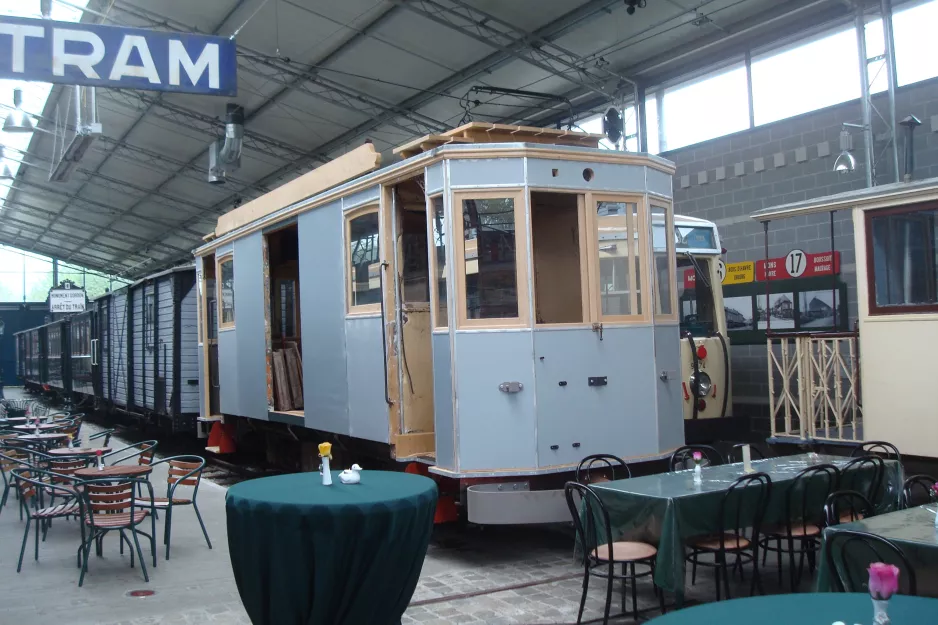 Thuin motorgodsvogn A9963 inde i Tramway Historique Lobbes-Thuin (2014)