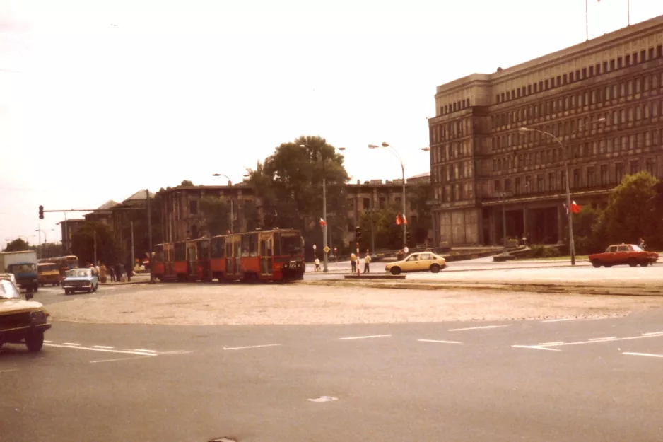 Warszawa sporvognslinje 22  på rondo gen. Charles'a de Gaulle'a (1984)