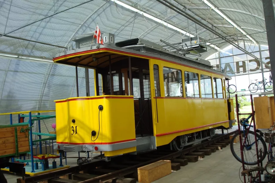 Wismar motorvogn 31 på Technikschau, Technisches Landesmuseum Mecklenburg-Vorpommern, set fra siden (2011)