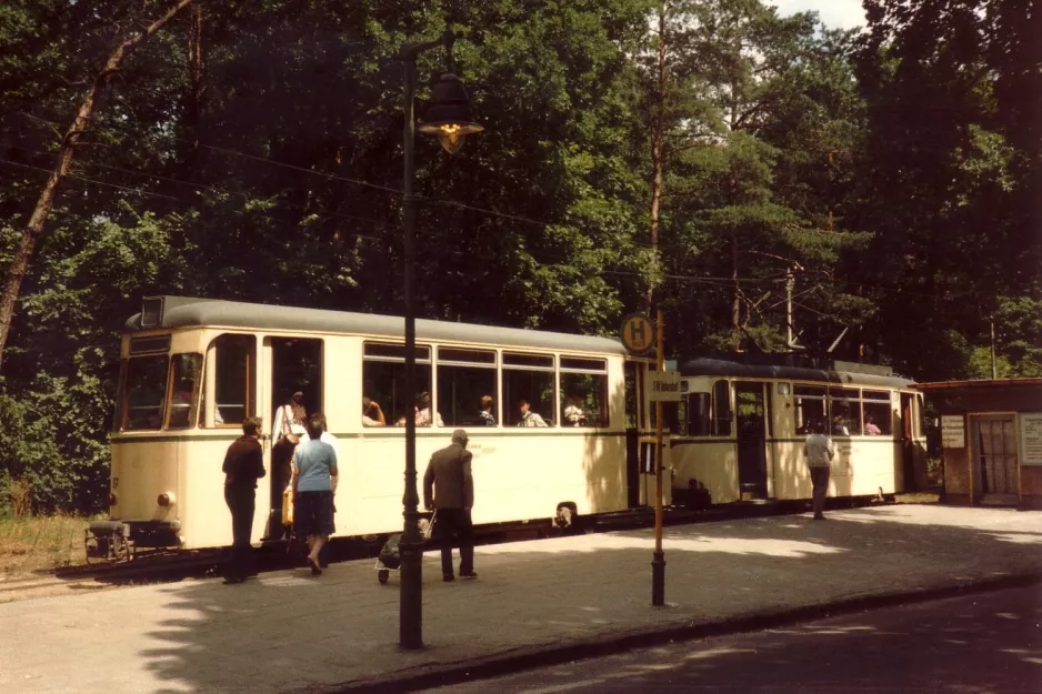 Woltersdorf sporvognslinje 87 med bivogn 87 ved Rahnsdorf (1983)