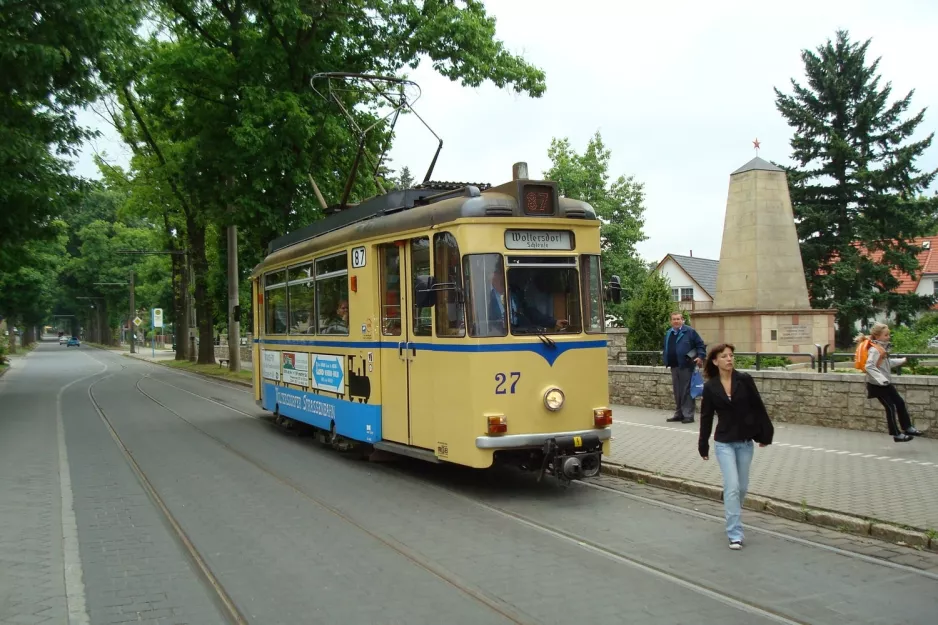 Woltersdorf sporvognslinje 87 med motorvogn 27 ved Thälmannplatz (2008)