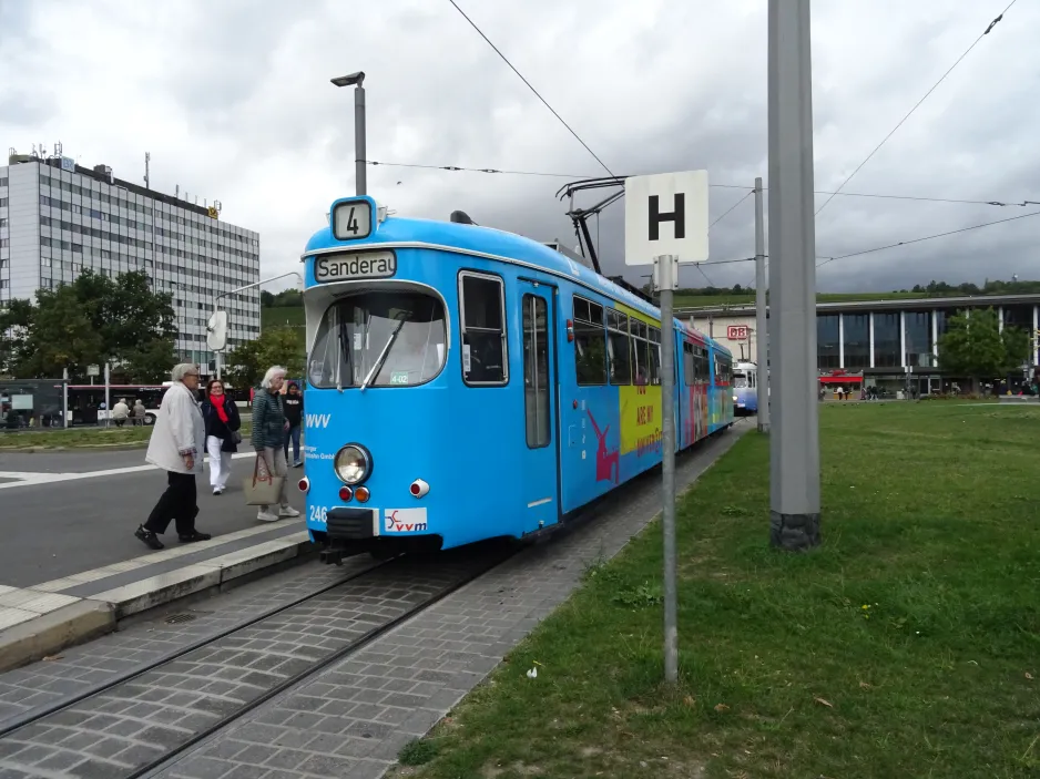 Würzburg sporvognslinje 4 med ledvogn 246 ved Hauptbahnhof (2024)