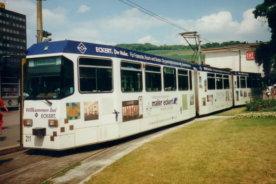 Würzburg sporvognslinje 5 med ledvogn 211 ved Hauptbahnhof (1998)