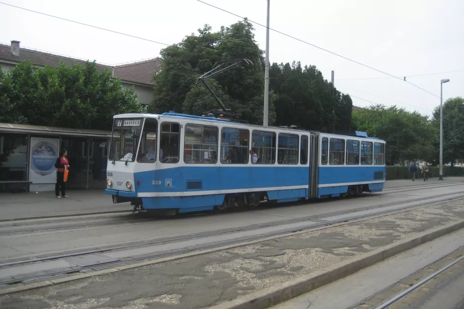 Zagreb ekstralinje 3 med ledvogn 320 ved Studentski centar (2008)