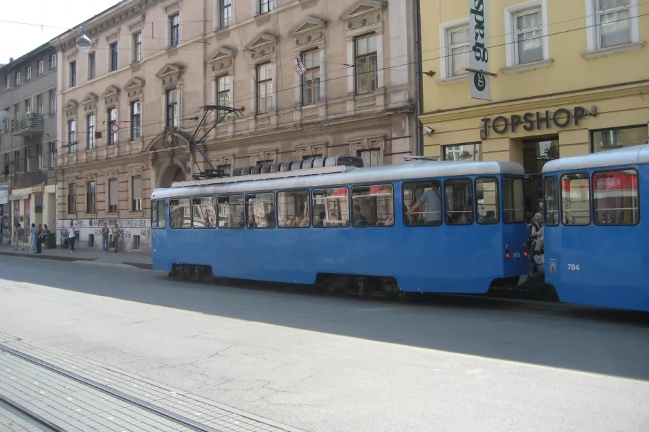 Zagreb motorvogn 205 på Jurišićeva ul (2008)