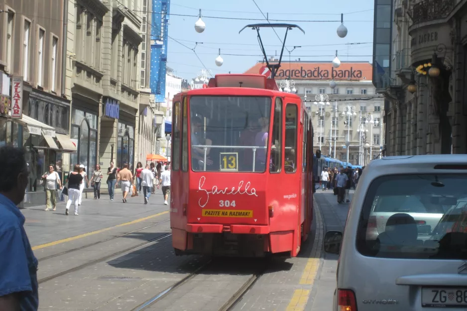 Zagreb sporvognslinje 13 med ledvogn 304 på Ilica ulica (2008)