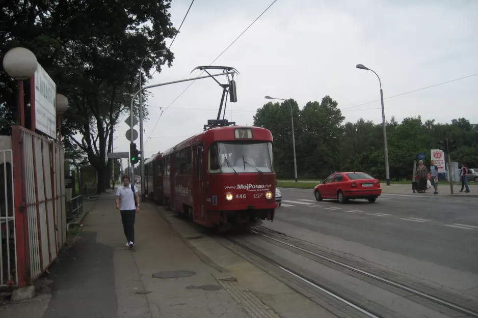 Zagreb sporvognslinje 7 med motorvogn 446 på Hondlova (2008)